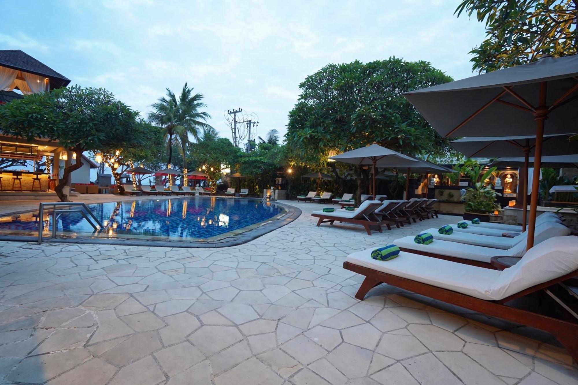 Kuta Seaview Boutique Resort Esterno foto